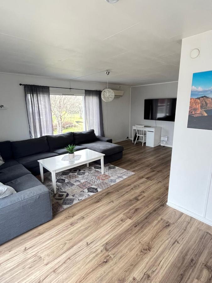 Appartement Hus Sentralt I Lofoten à Leknes Extérieur photo